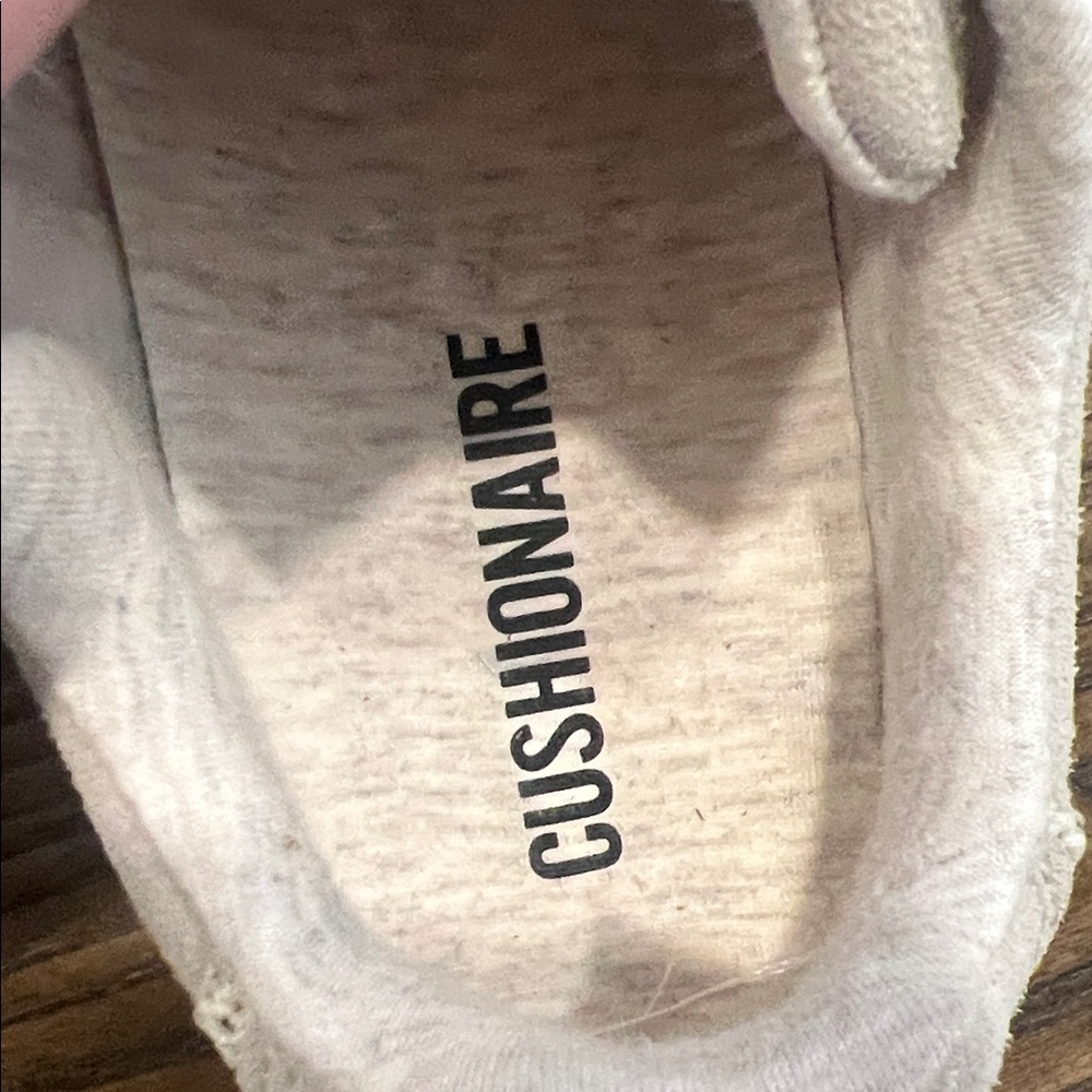 Chic Lace Women's Sneakers in Cream - Picture 2 of 4